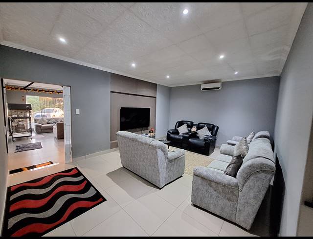 3 BEDROOM HOUSE FOR SALE IN SEA PARK